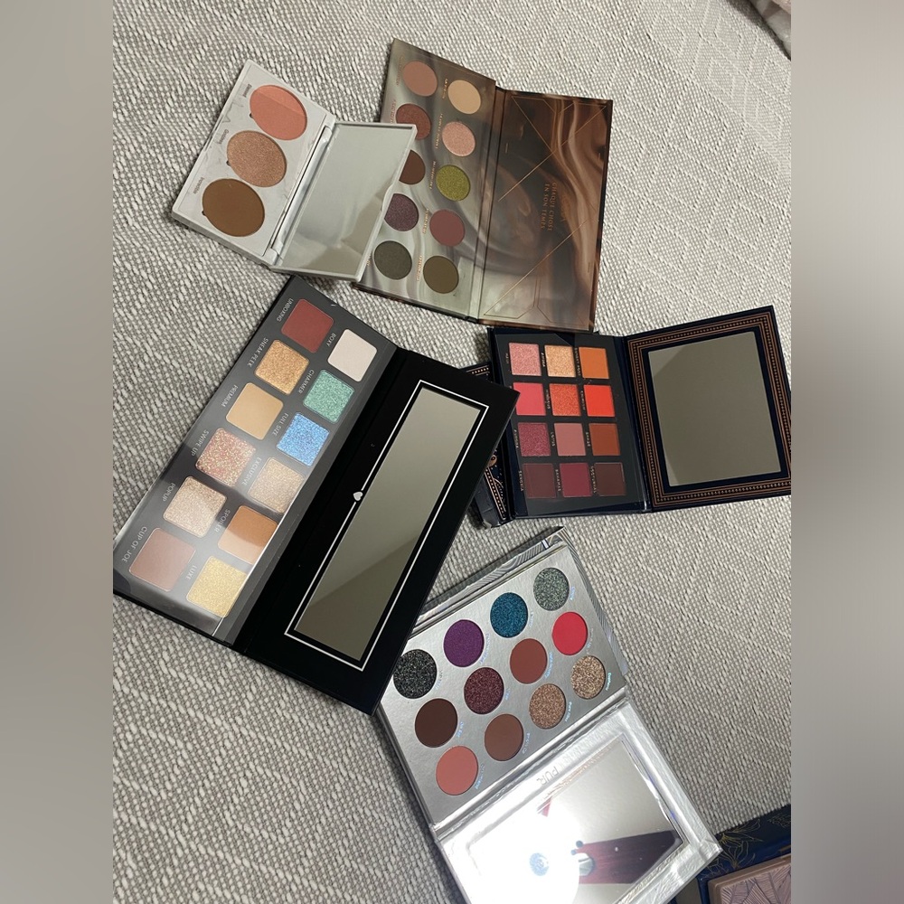 Eyeshadow pallets, bundle of 5! New, never used!
